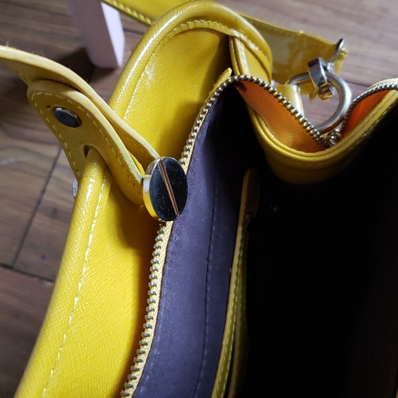 Mustard colored yellow cross body or tote - Picture 4 of 8